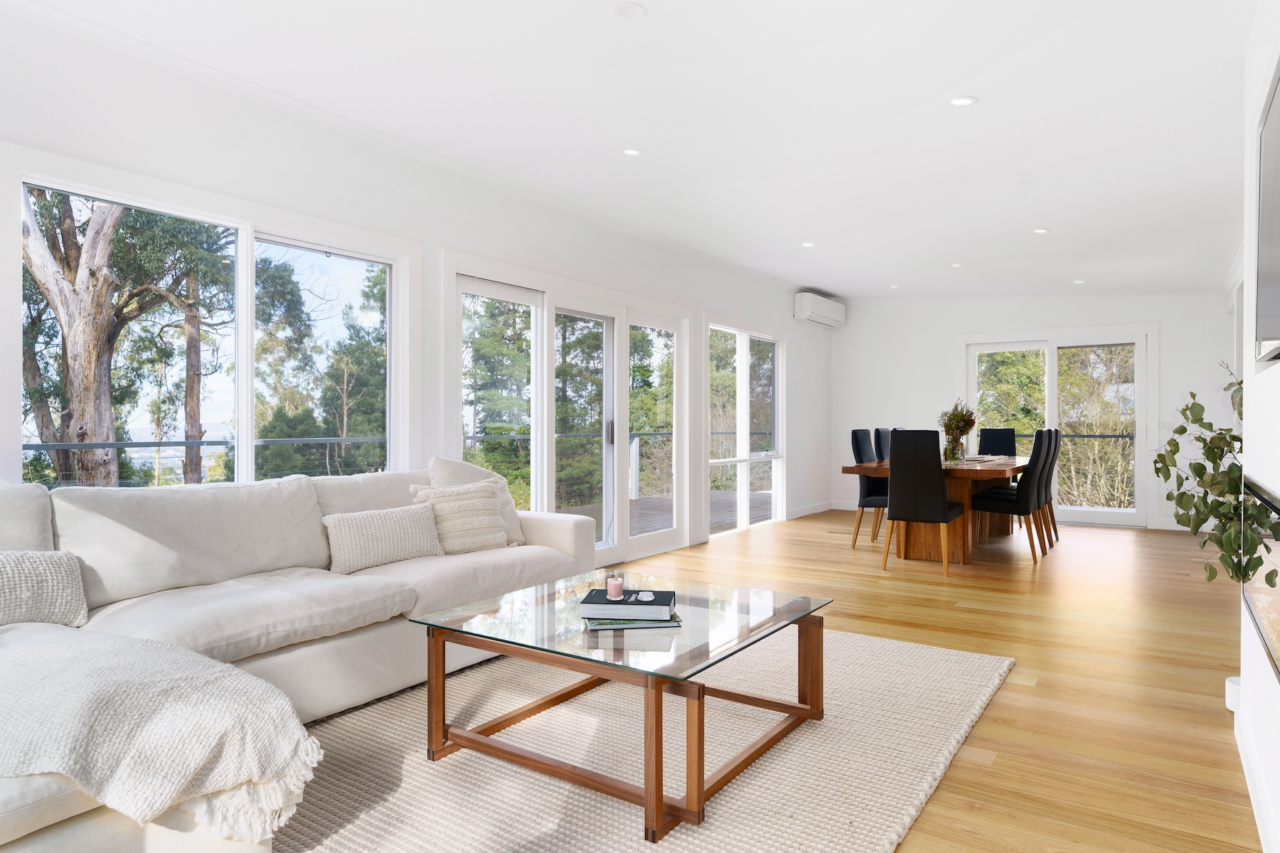 51 Douglas Road, Mount Macedon Sold by Melbourne Sotheby's International Realty - image 5