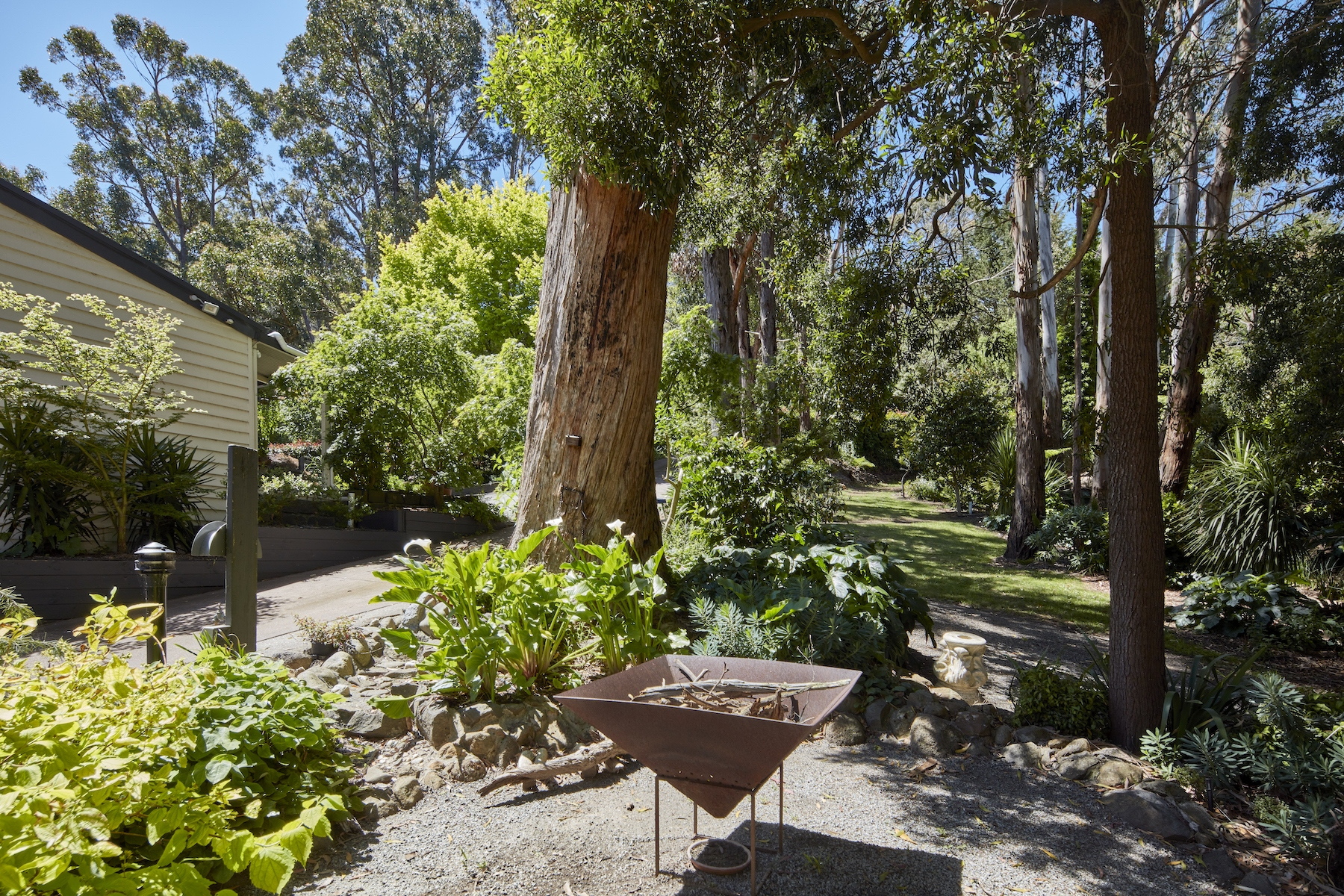 31 Ryans Parade, Mount Macedon Sold by Melbourne Sotheby's International Realty - image 22