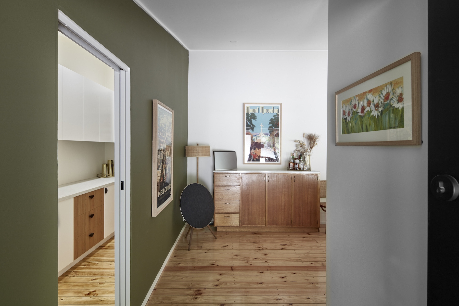 31 Ryans Parade, Mount Macedon Sold by Melbourne Sotheby's International Realty - image 2