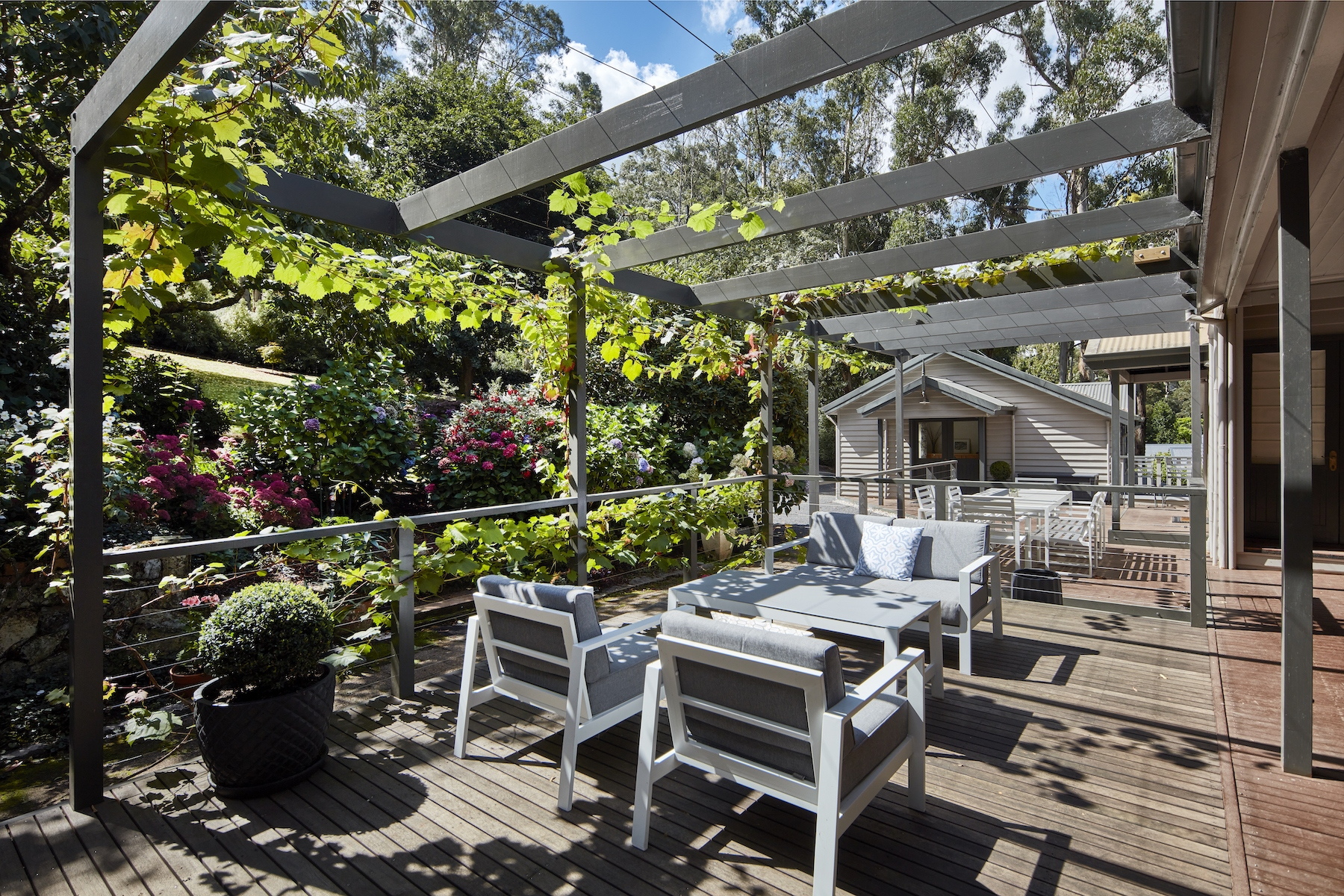 44 Douglas Road, Mount Macedon Sold by Melbourne Sotheby's International Realty - image 5