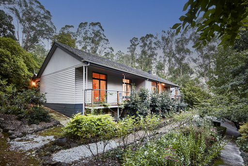 44 Douglas Road, Mount Macedon Sold by Melbourne Sotheby's International Realty