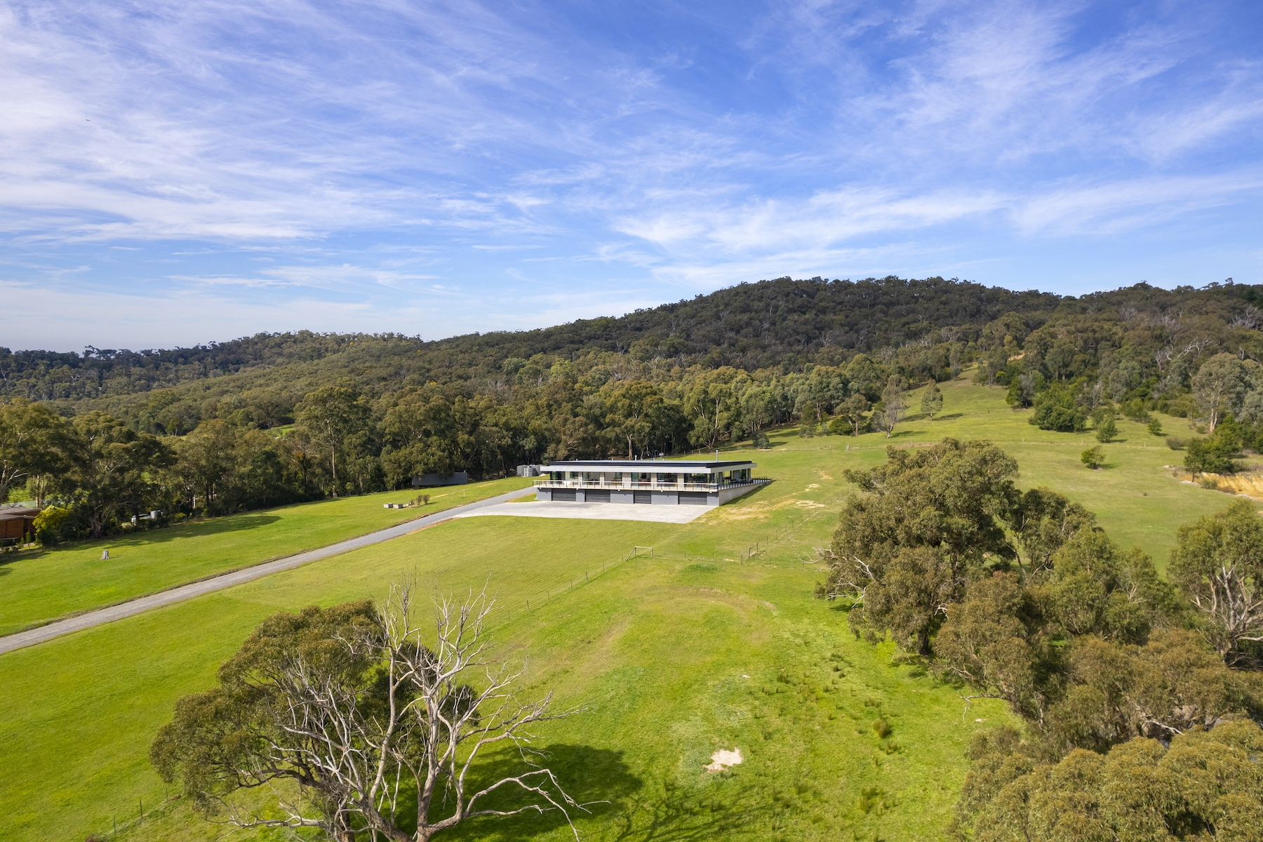 670 Old Toolangi Dixons Creek Road, Dixons Creek Sold by Melbourne Sotheby's International Realty - image 2